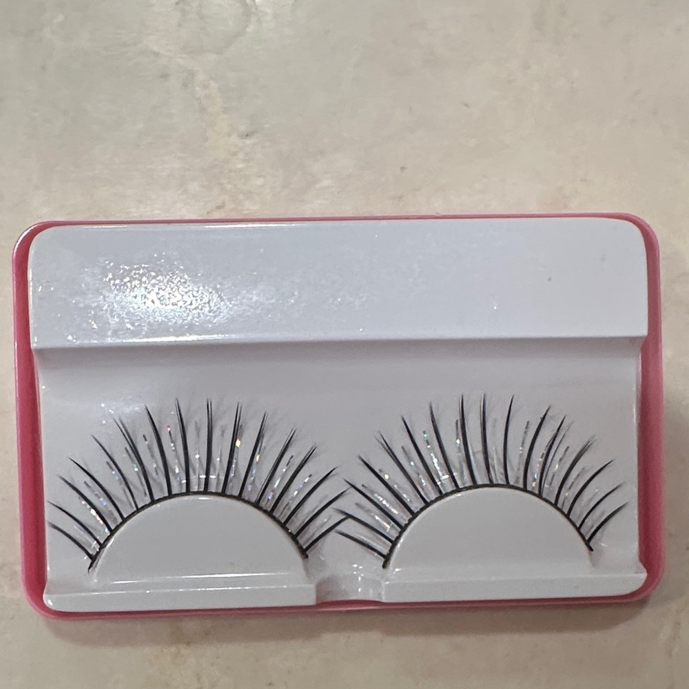 Dramatic Eyelashes Set - Picture 3 of 4